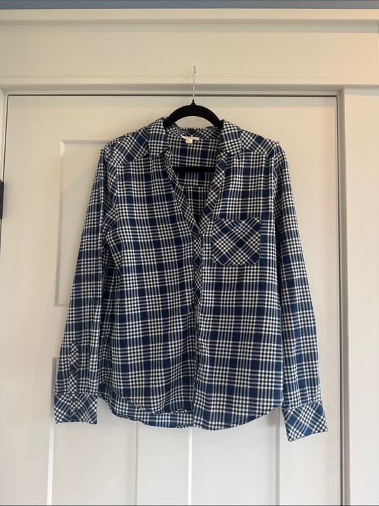 Soft Joie Tops - Soft Joie Wonen’s Navy and White Plaid Button-Down Shirt